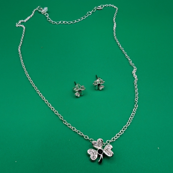 Avon Rhinestone Shamrock Necklace and Stud Earring Set 2013 - Picture 7 of 7